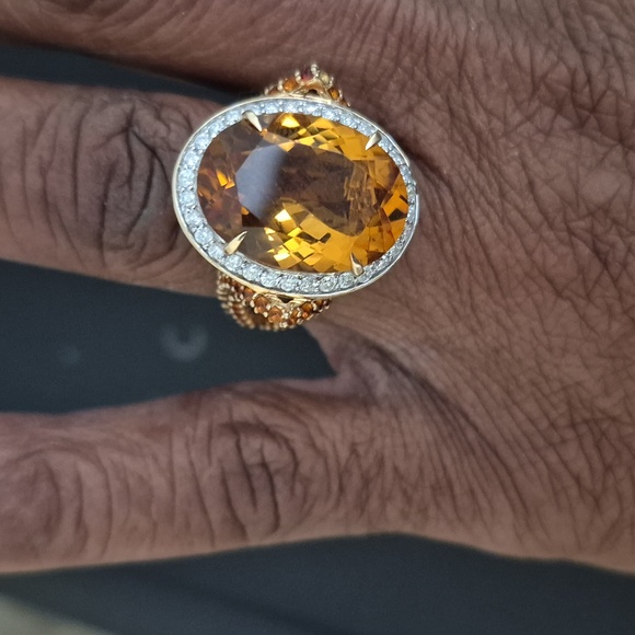 Unbranded 14k yellow gold citrine and diamond ring. - Picture 4 of 7